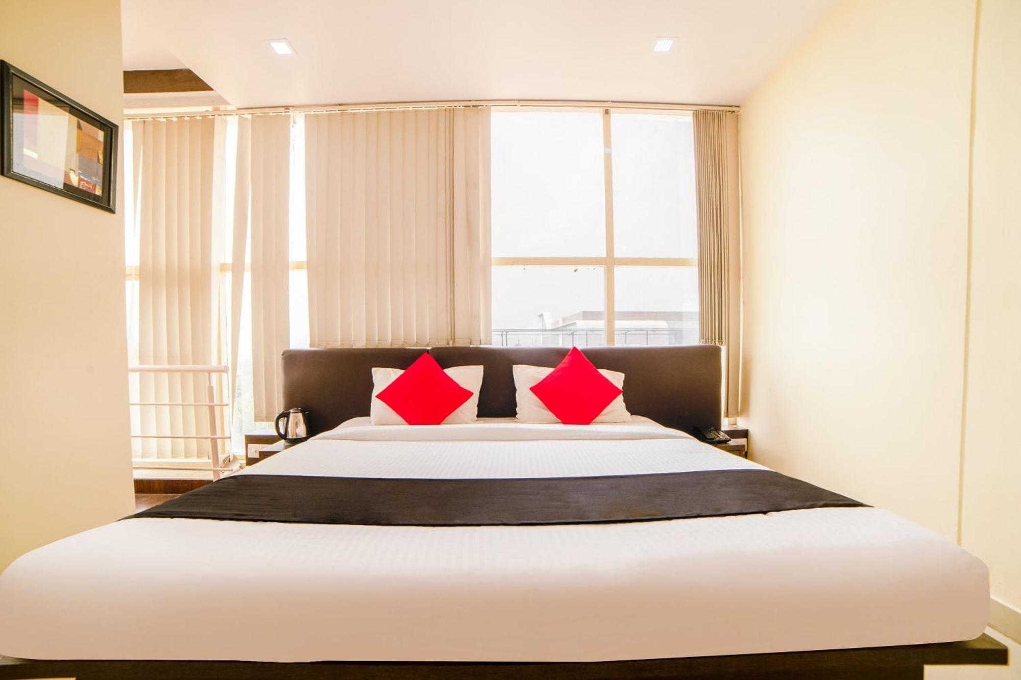 Hotel Super Capital O Raaga Grand Hyderabad Exterior foto