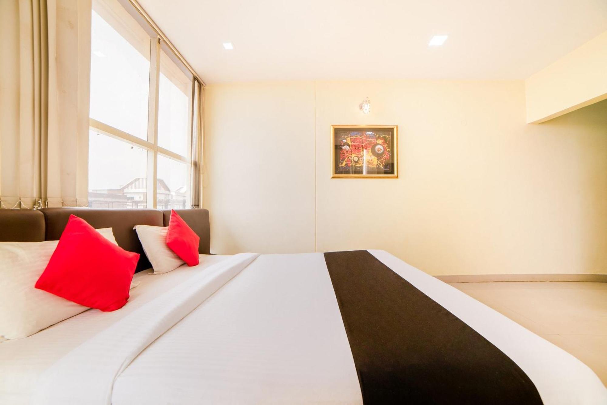 Hotel Super Capital O Raaga Grand Hyderabad Exterior foto