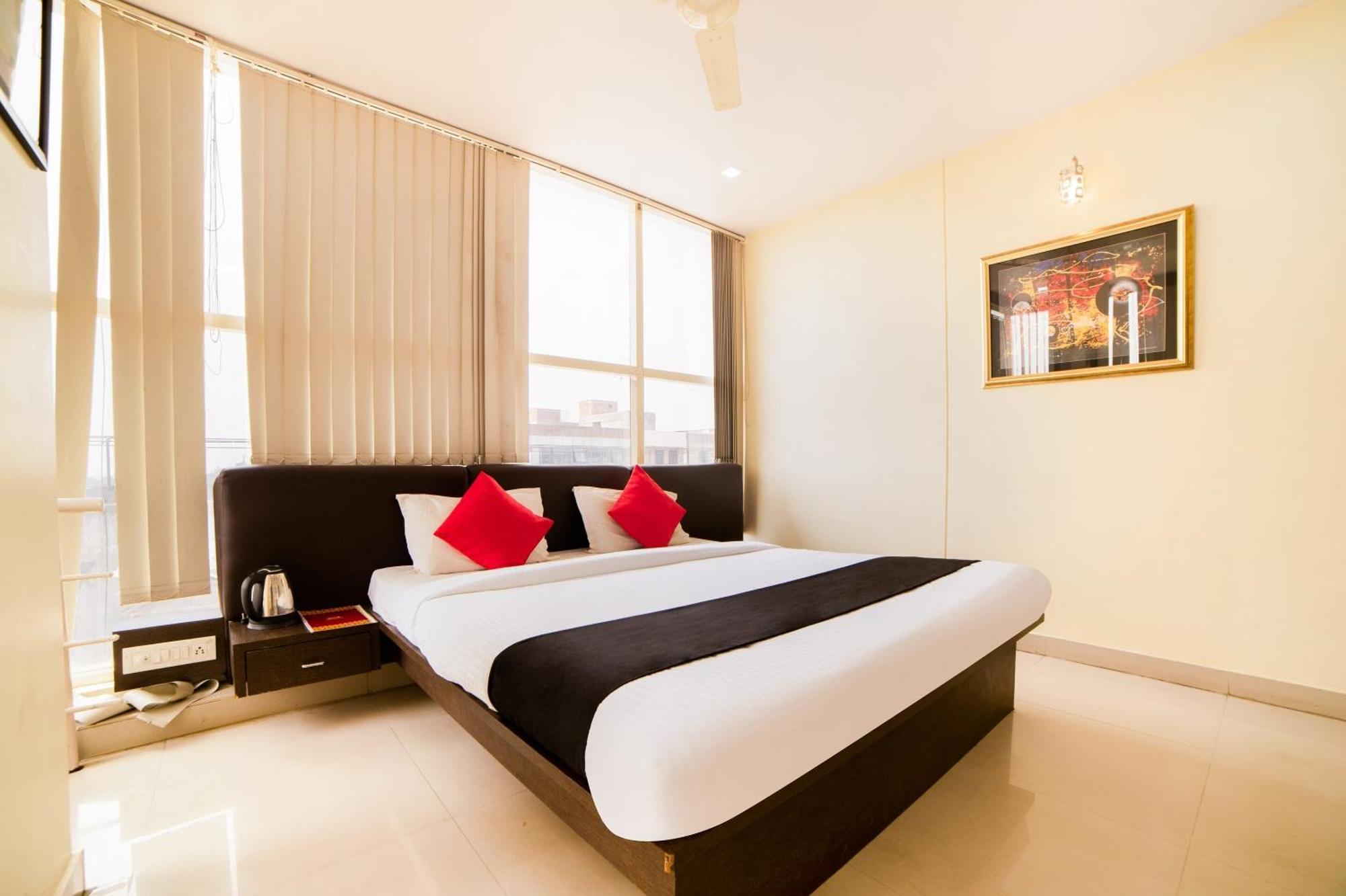 Hotel Super Capital O Raaga Grand Hyderabad Exterior foto